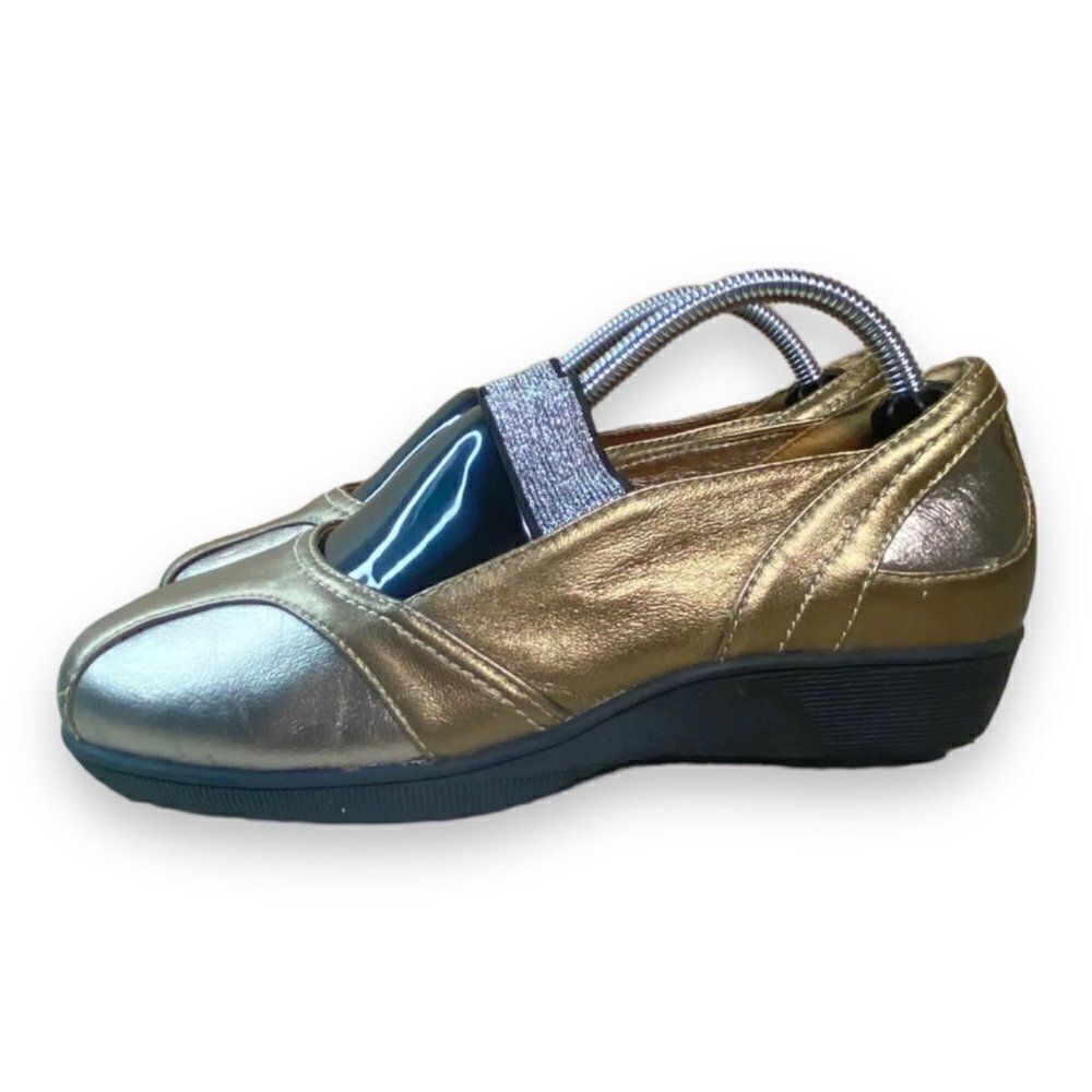 Gravity Defyer Natalie Slip-on Comfort Shoes Gold‎ / Silver TB7127GS Women's 6